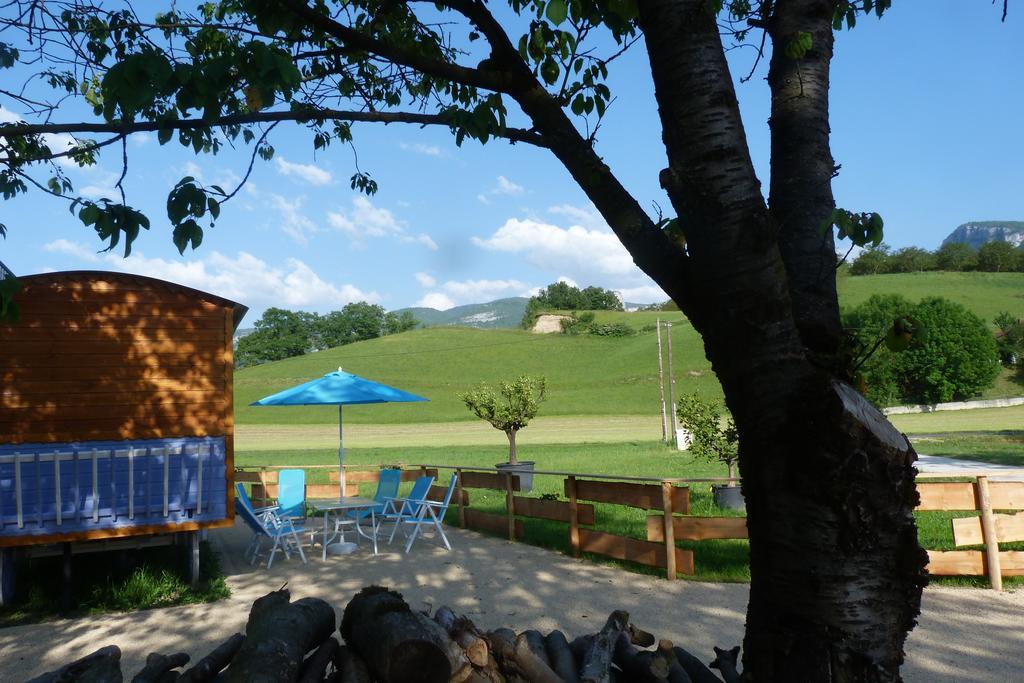Roulottes Au Pied Du Vercors Saint-Jean-en-Royans Ngoại thất bức ảnh