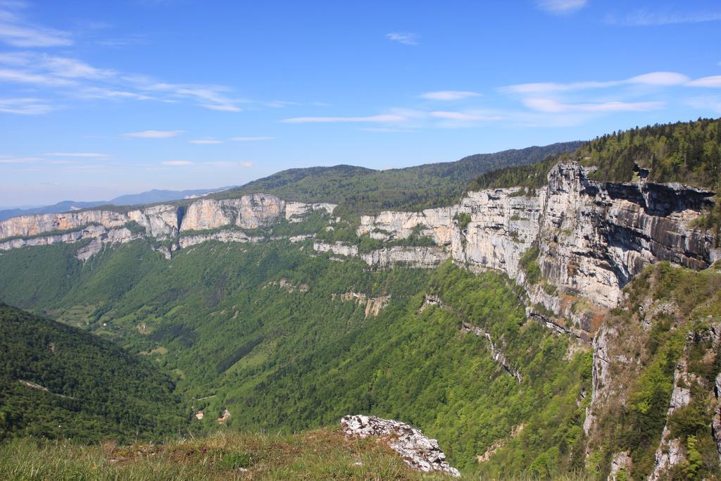 Roulottes Au Pied Du Vercors Saint-Jean-en-Royans Ngoại thất bức ảnh