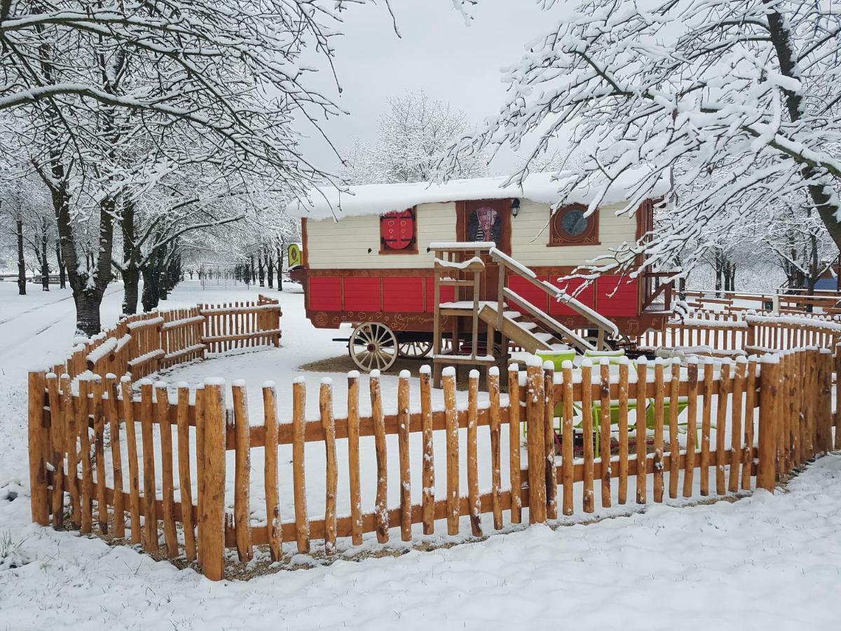 Roulottes Au Pied Du Vercors Saint-Jean-en-Royans Ngoại thất bức ảnh